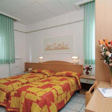 Hotel Katia Cesenatico Esterno foto