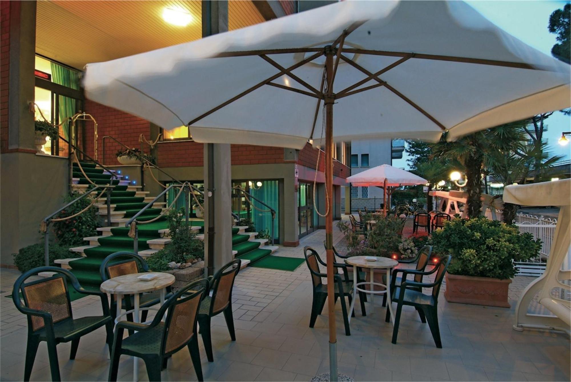 Hotel Katia Cesenatico Esterno foto