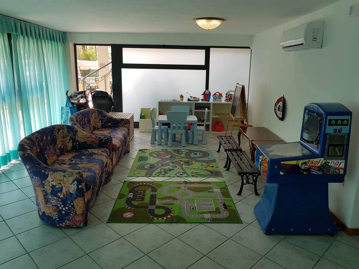 Hotel Katia Cesenatico Esterno foto
